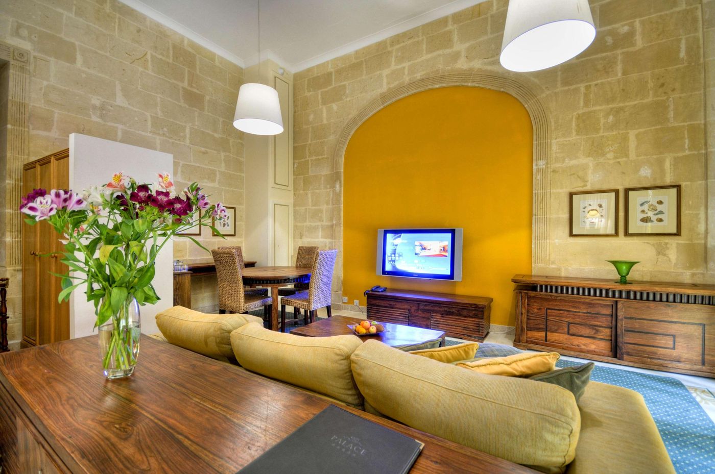 Palazzo-Capua-Room-25