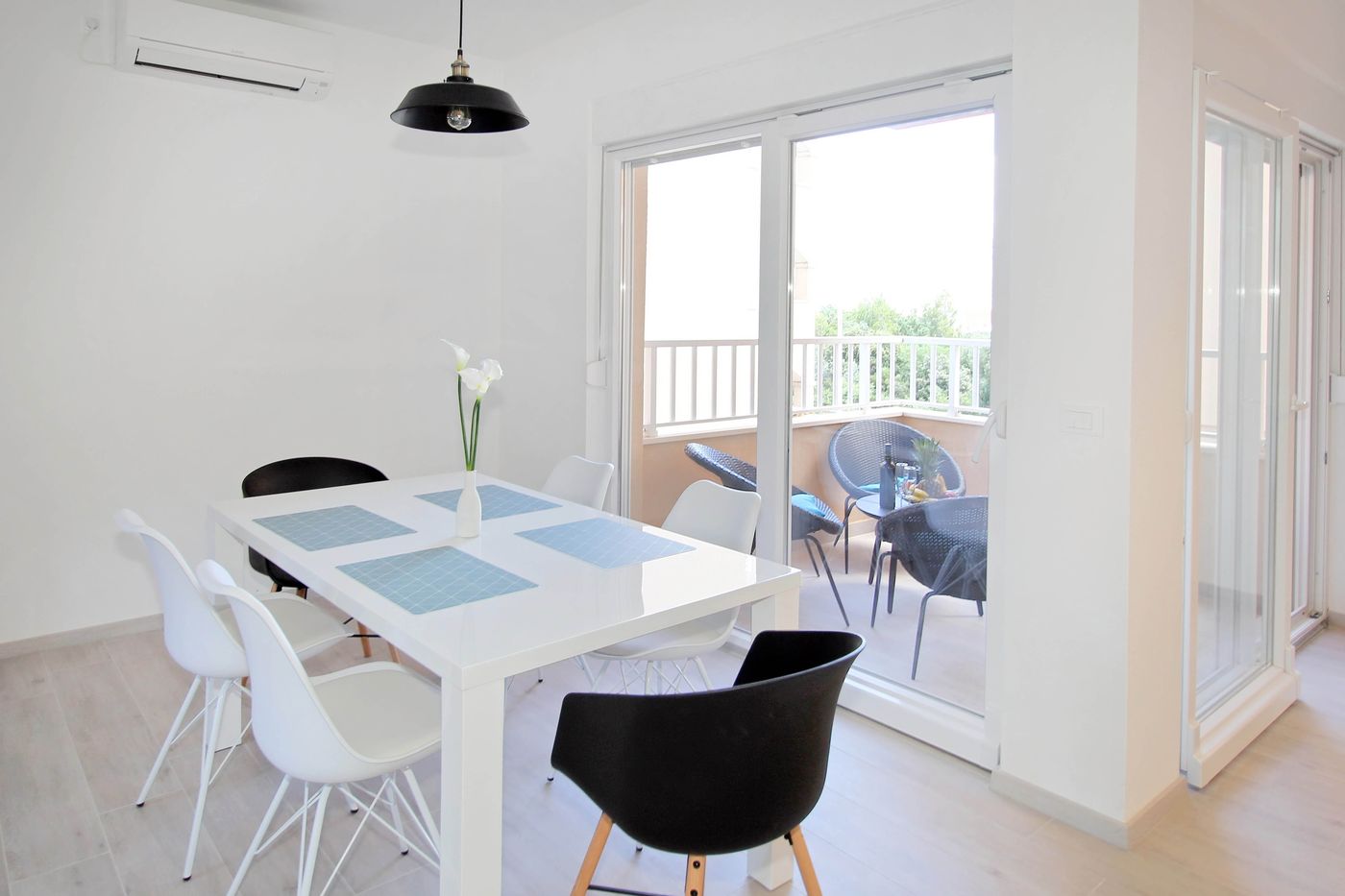 Bacan-Family-Apartments-Room-28