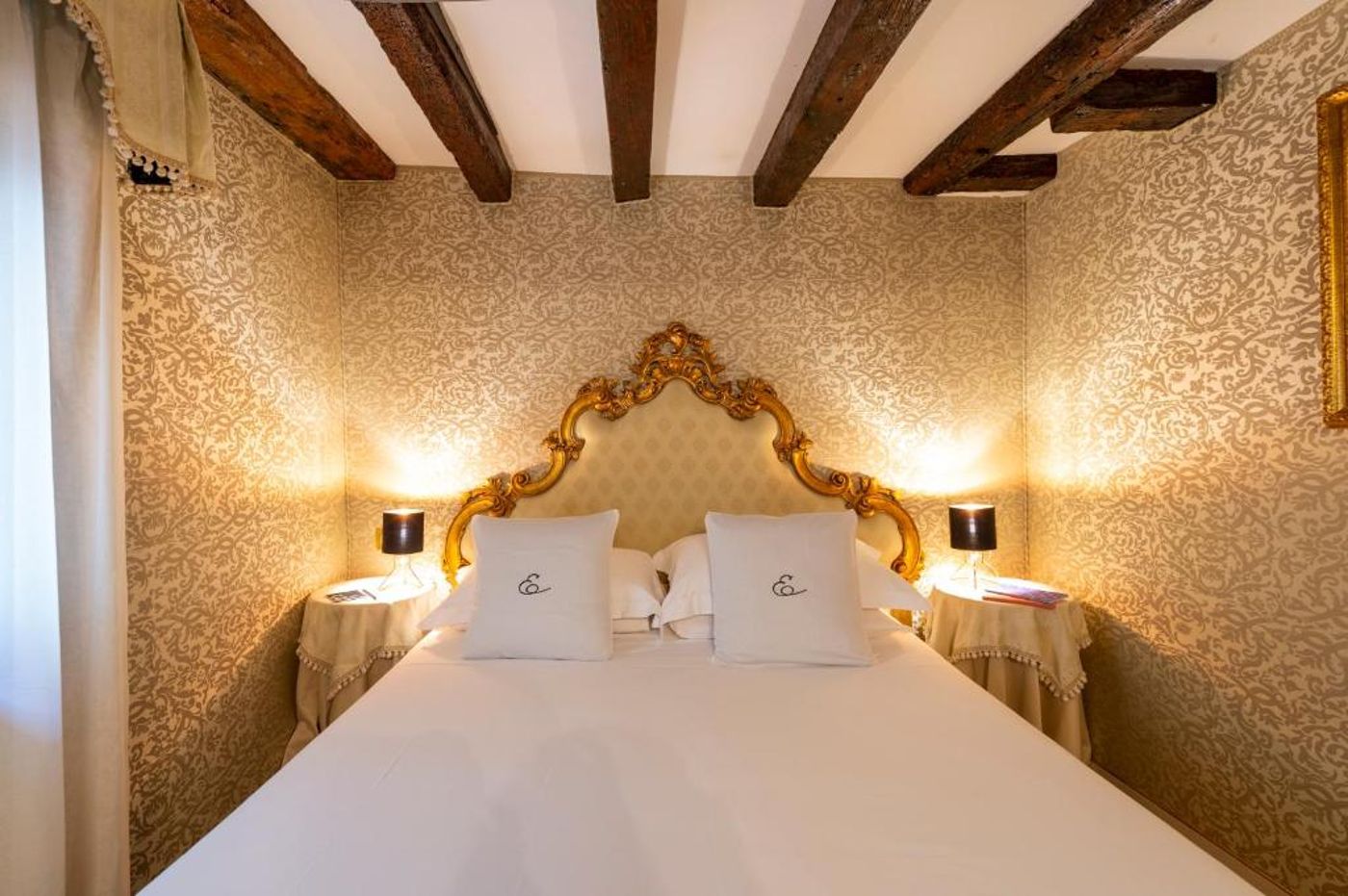 Antico-Doge---a-Member-of-Elizabeth-Hotel-Room-24