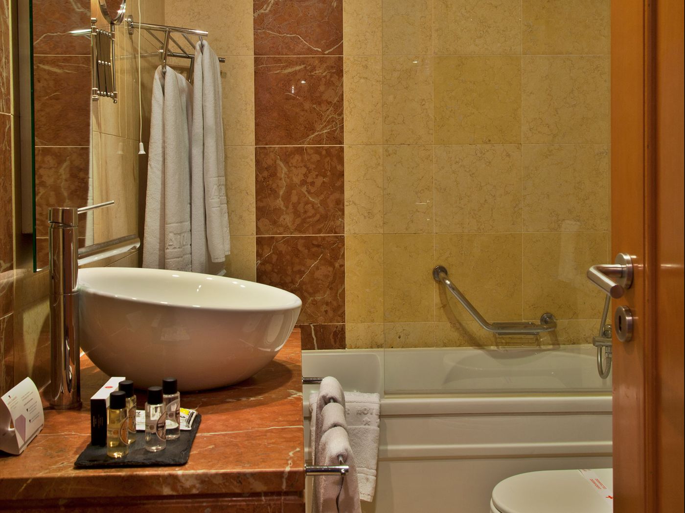 America-Diamonds-Room-40