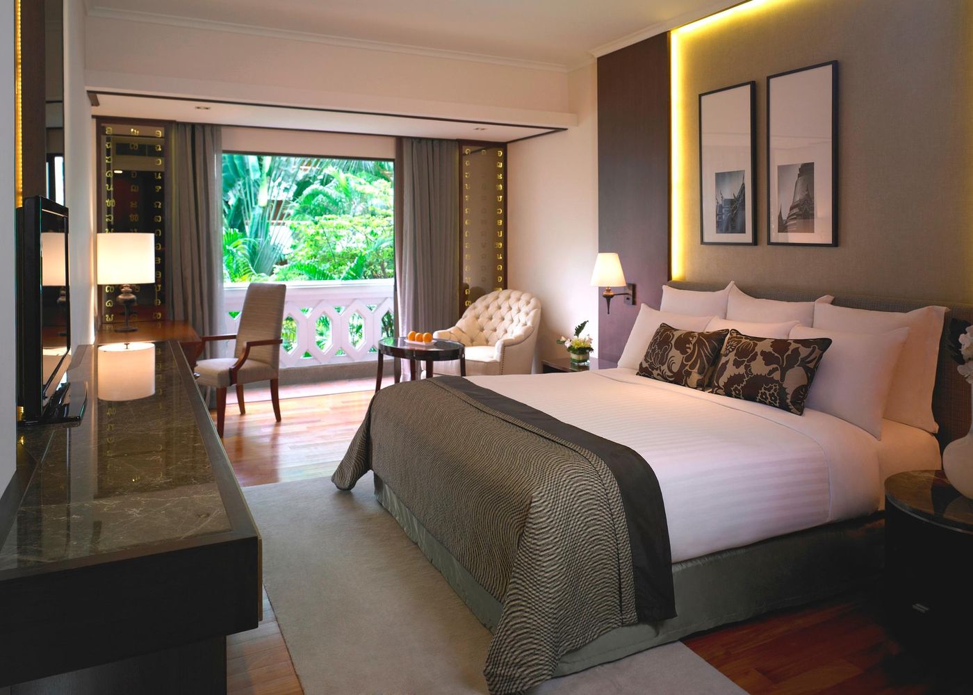 Anantara-Riverside-Bangkok-Room-22