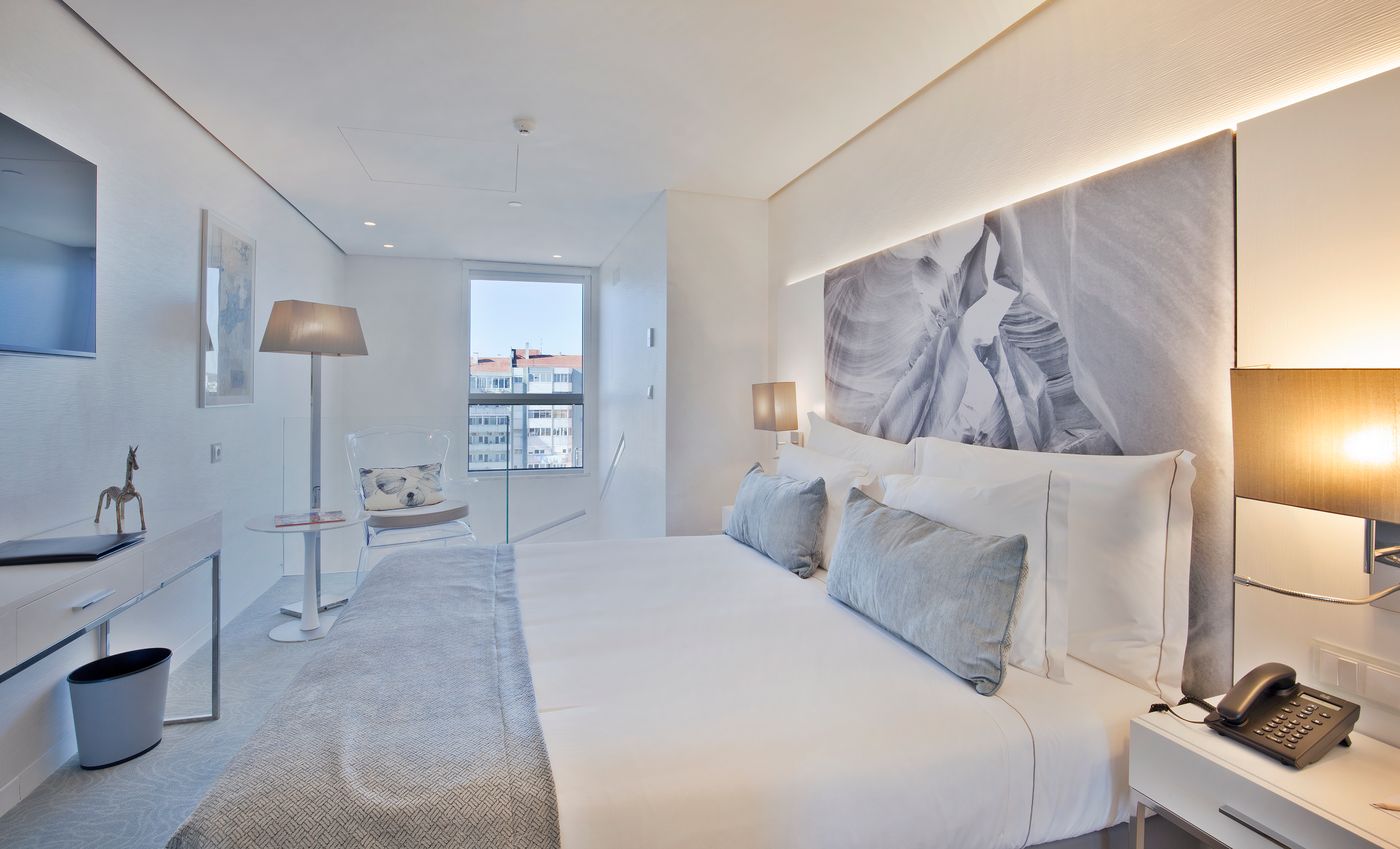 White-Lisboa-Room-14