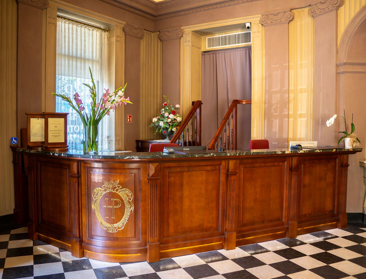 Polonia-Hotel-Lobby-3