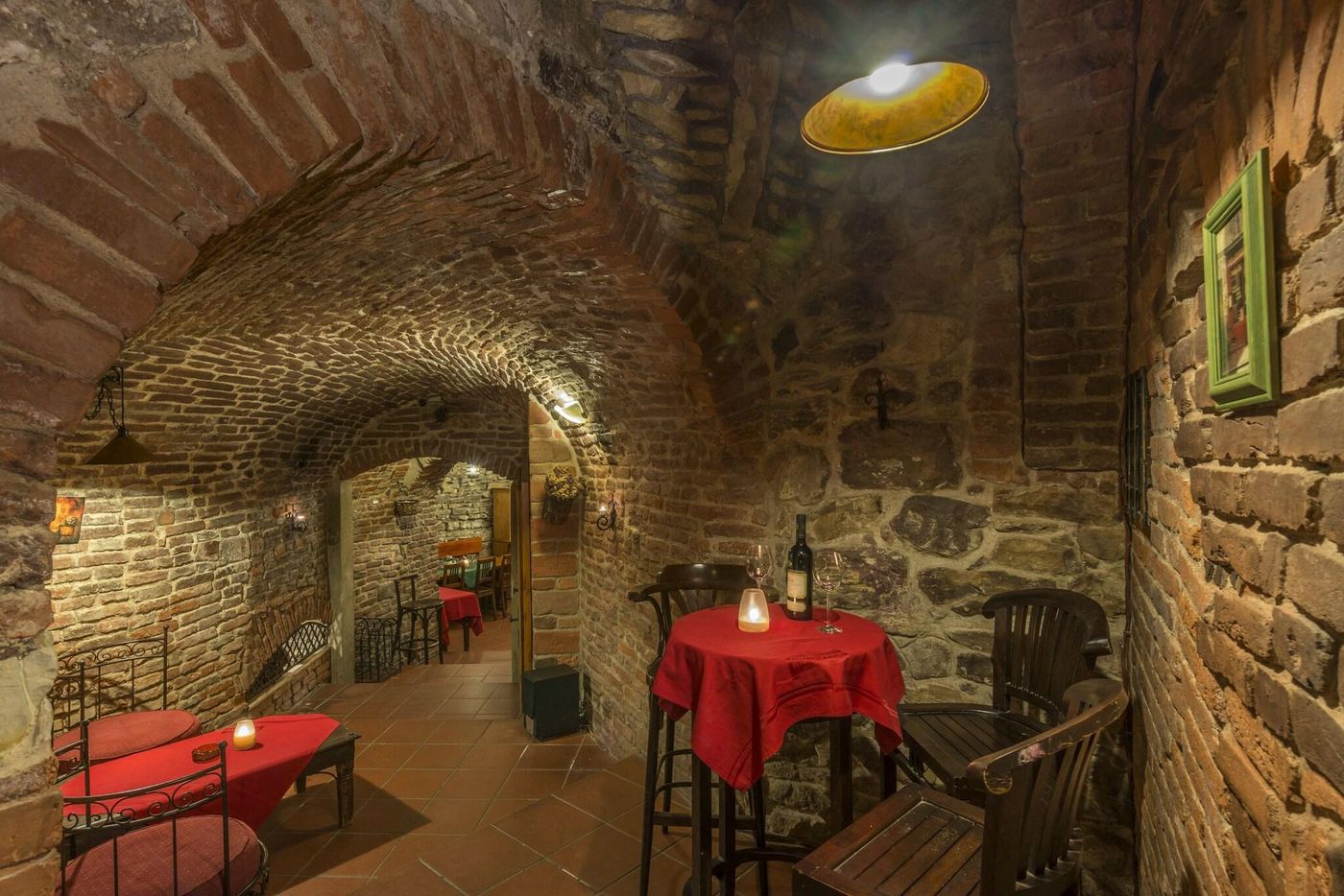 Cerny-Slon-Restaurant-14