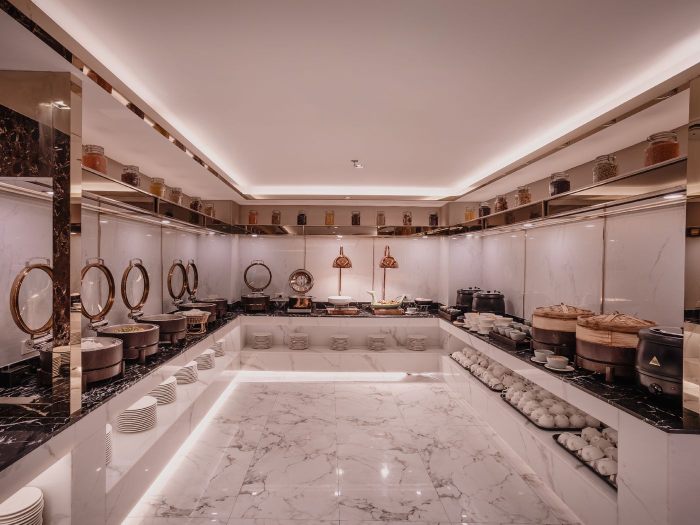 Aira-Hotel-Bangkok-Restaurant-76