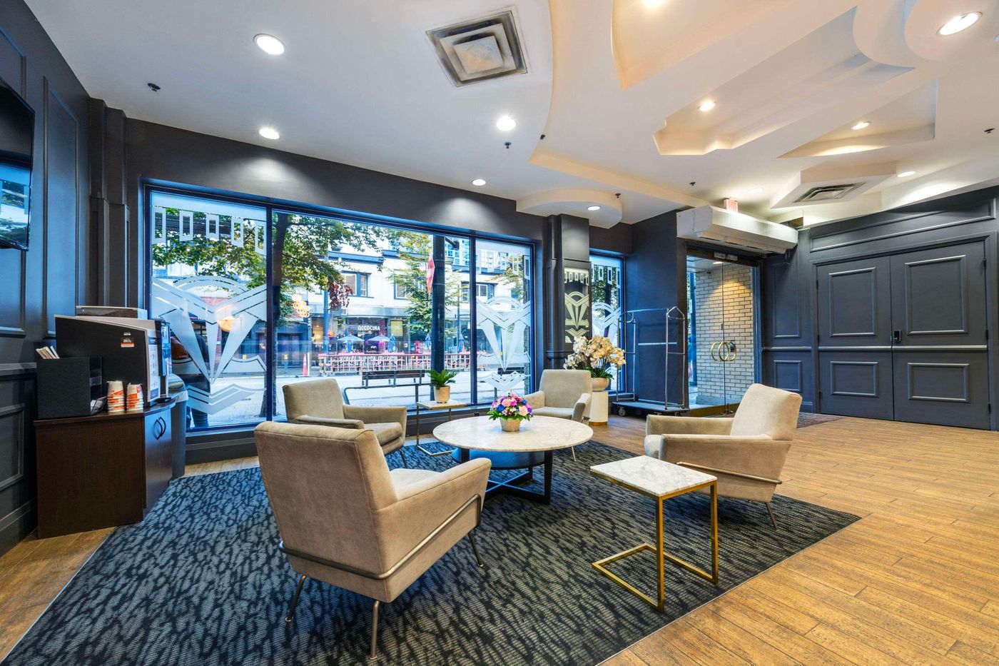 Quality Inn & Suites Downtown Vancouver-Canada-VANCOUVER-Lobby-6