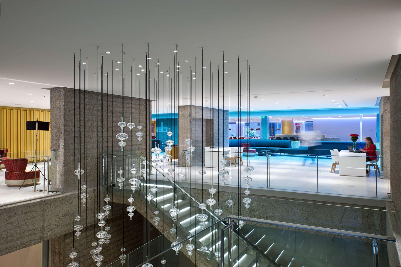 NH-Collection-Madrid-Eurobuilding-Lobby-23