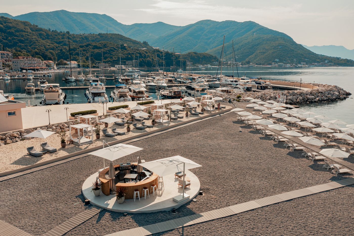 Lazure-Hotel---Marina-Beach-10