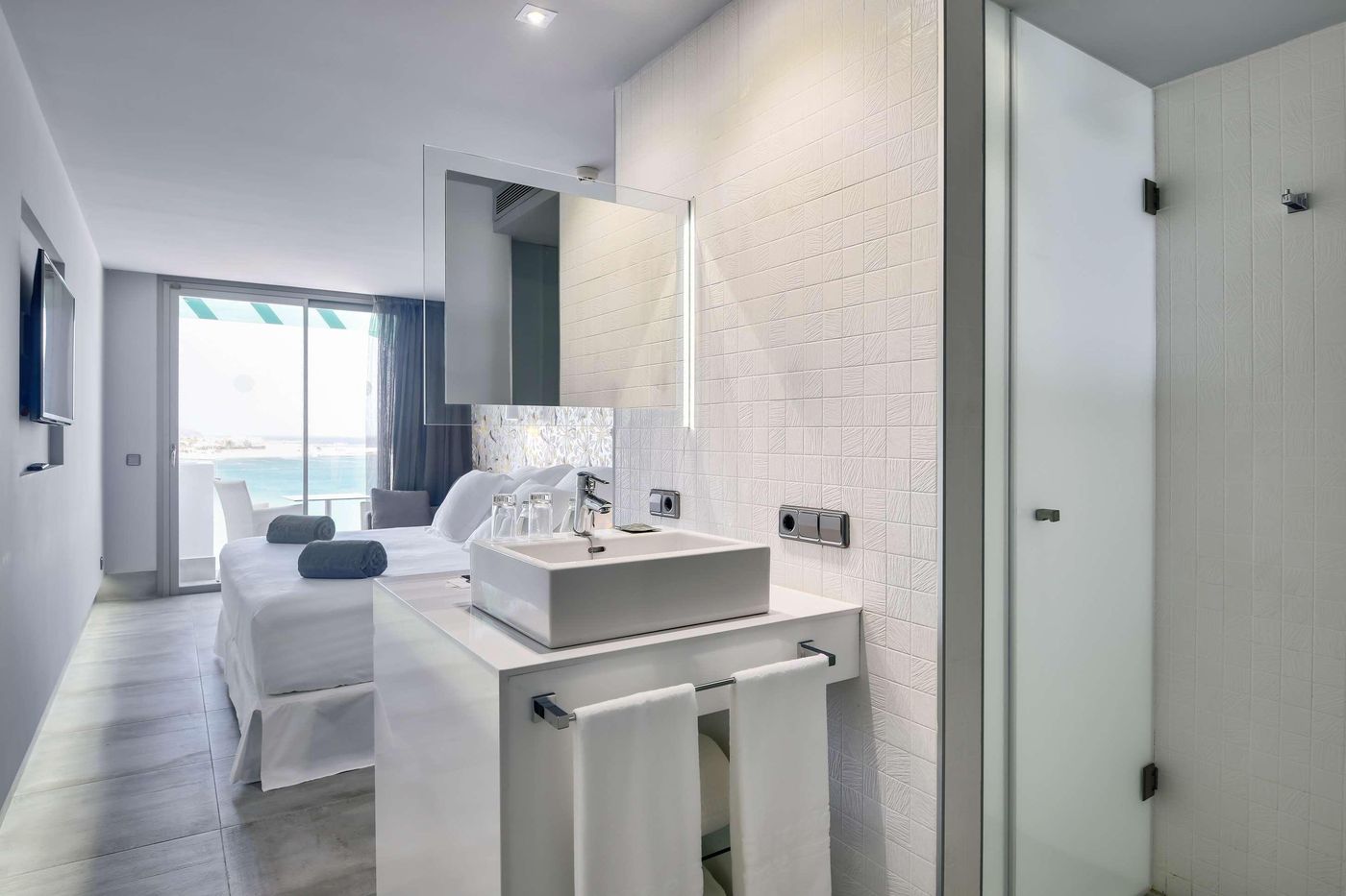 Barcelo-Teguise-Beach-Room-37