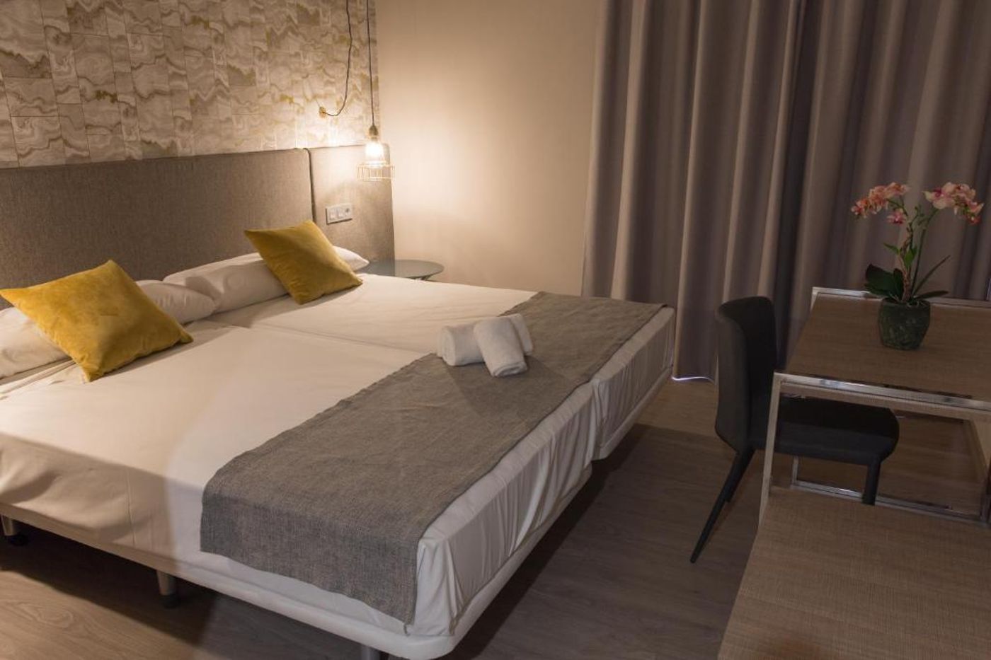 OH-Marbella-Inn-Room-15