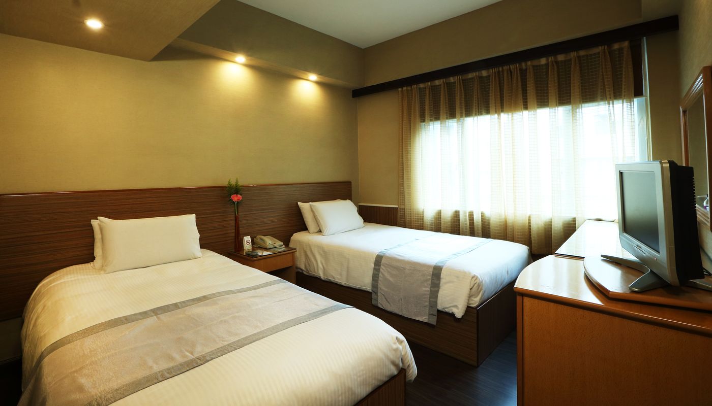 The-Imperial-Hong-Kong-Room-23