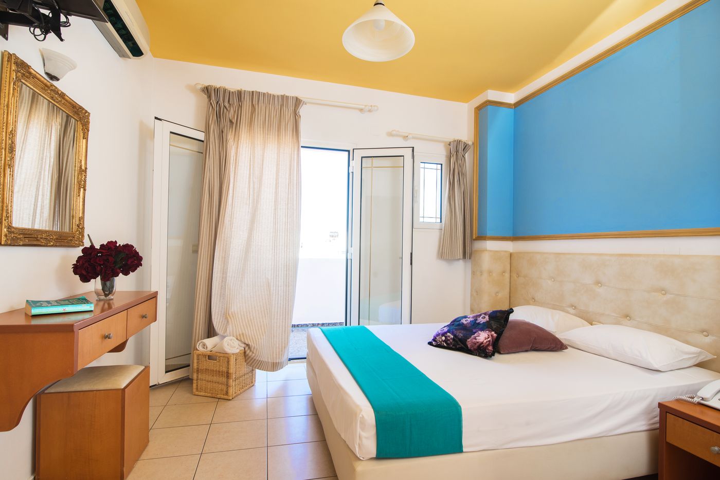 Yiannis-Manos-Apartments-Room-46