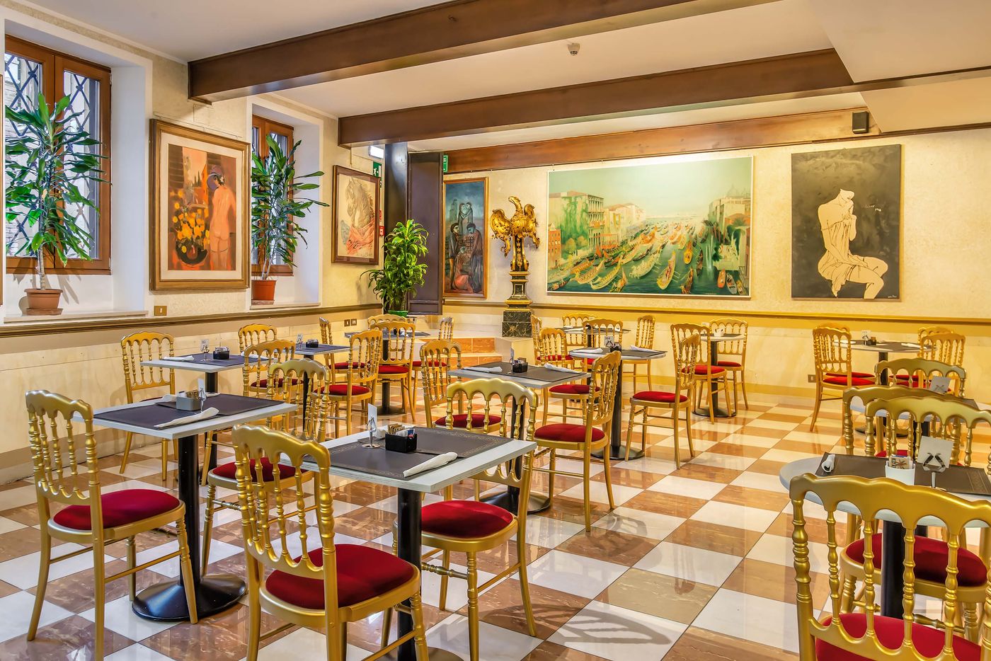 La-Fenice-et-des-Artistes-Bar-68