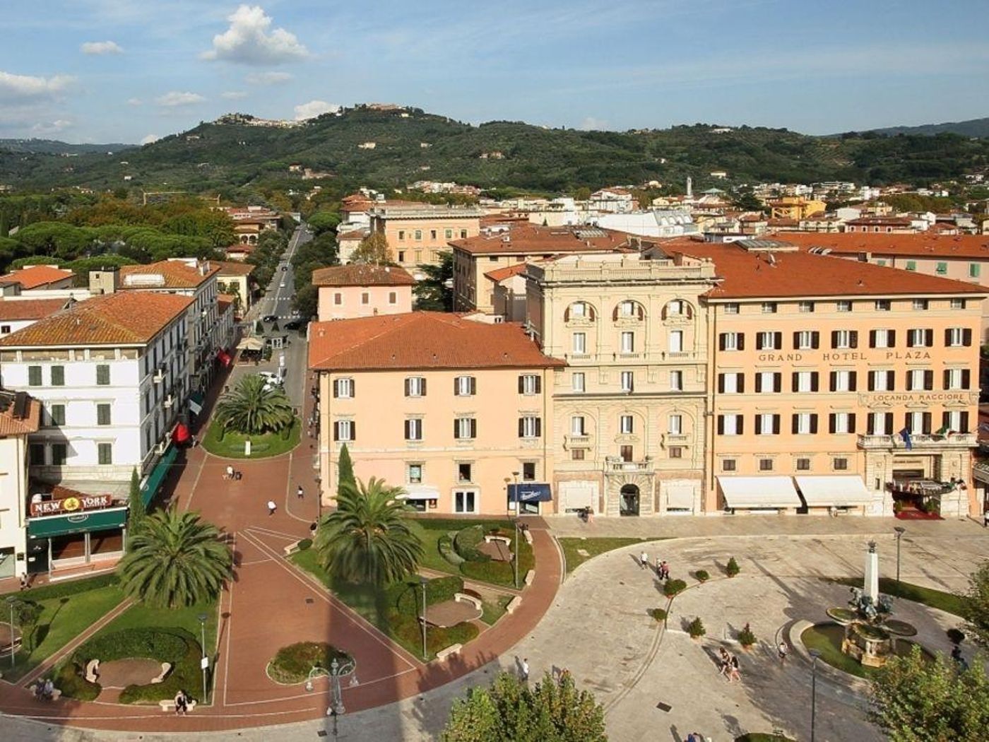 Grand-Hotel-Plaza-E-Locanda-Maggiore-General-view-1