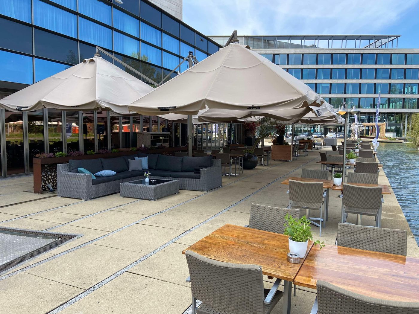 Dutch-Design-Hotel-Artemis-General-view-41