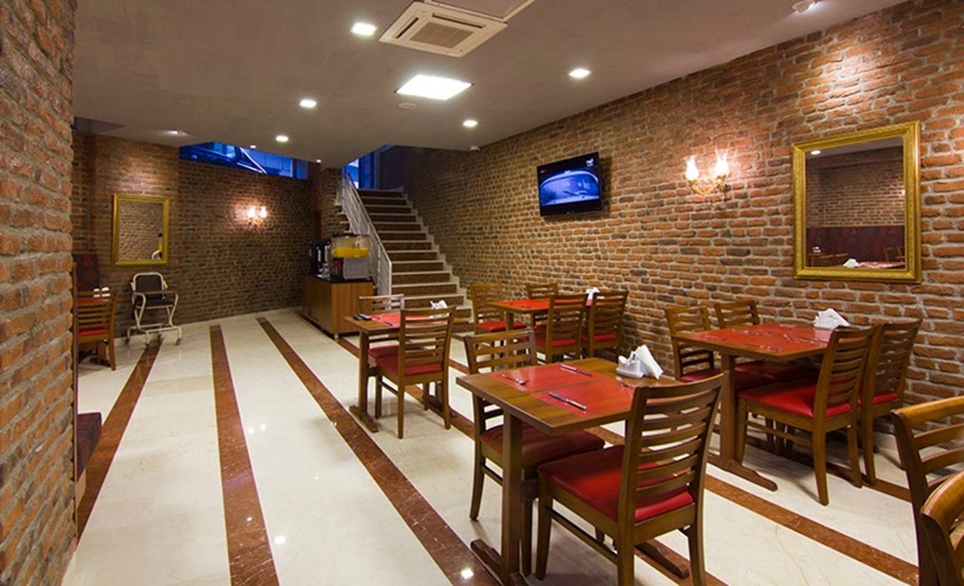 Aprilis-Hotel-Restaurant-26