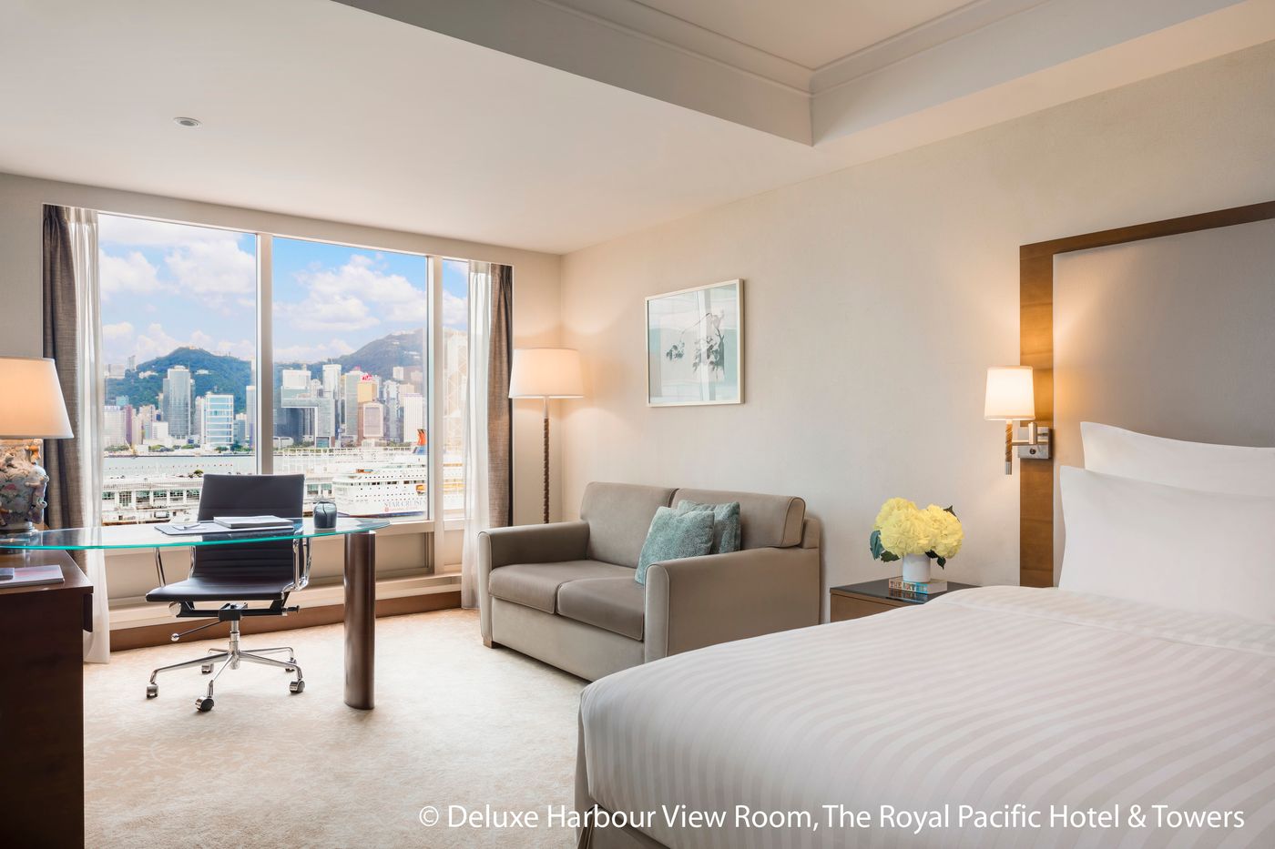 Royal-Pacific-Hotel-and-Towers-Room-6