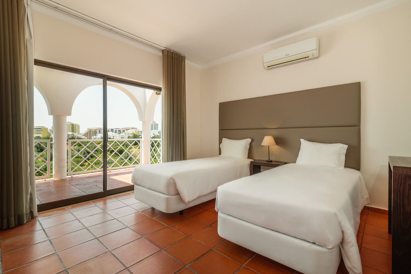 Clube-Vilarosa-Room-28