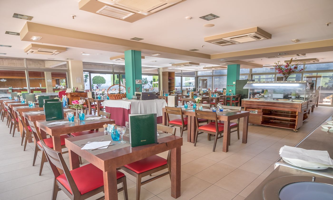 Hotel-LIVVO-Corralejo-Beach-Restaurant-57