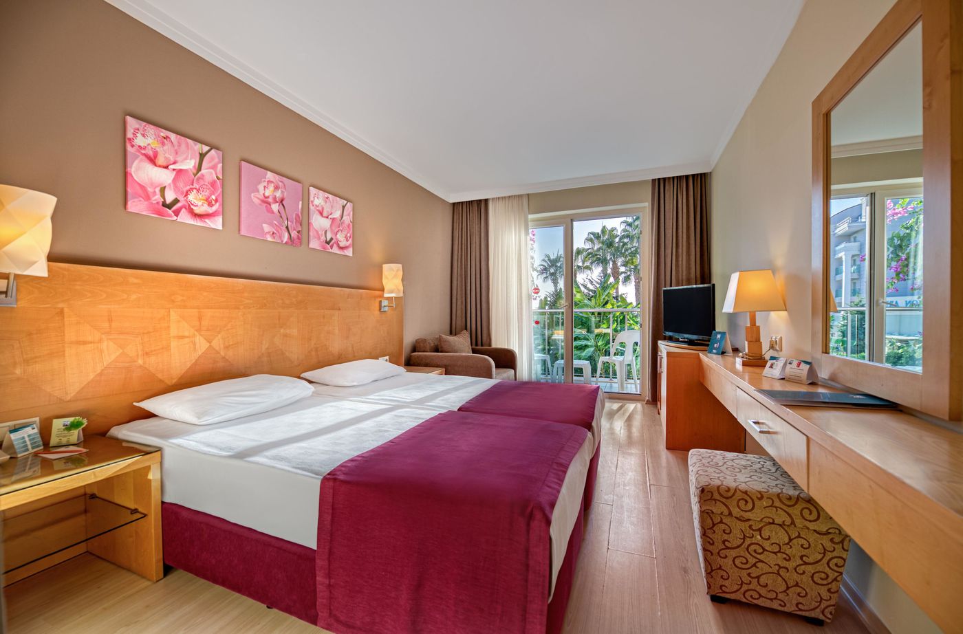 Sealife-Buket-Beach-Hotel-Room-37