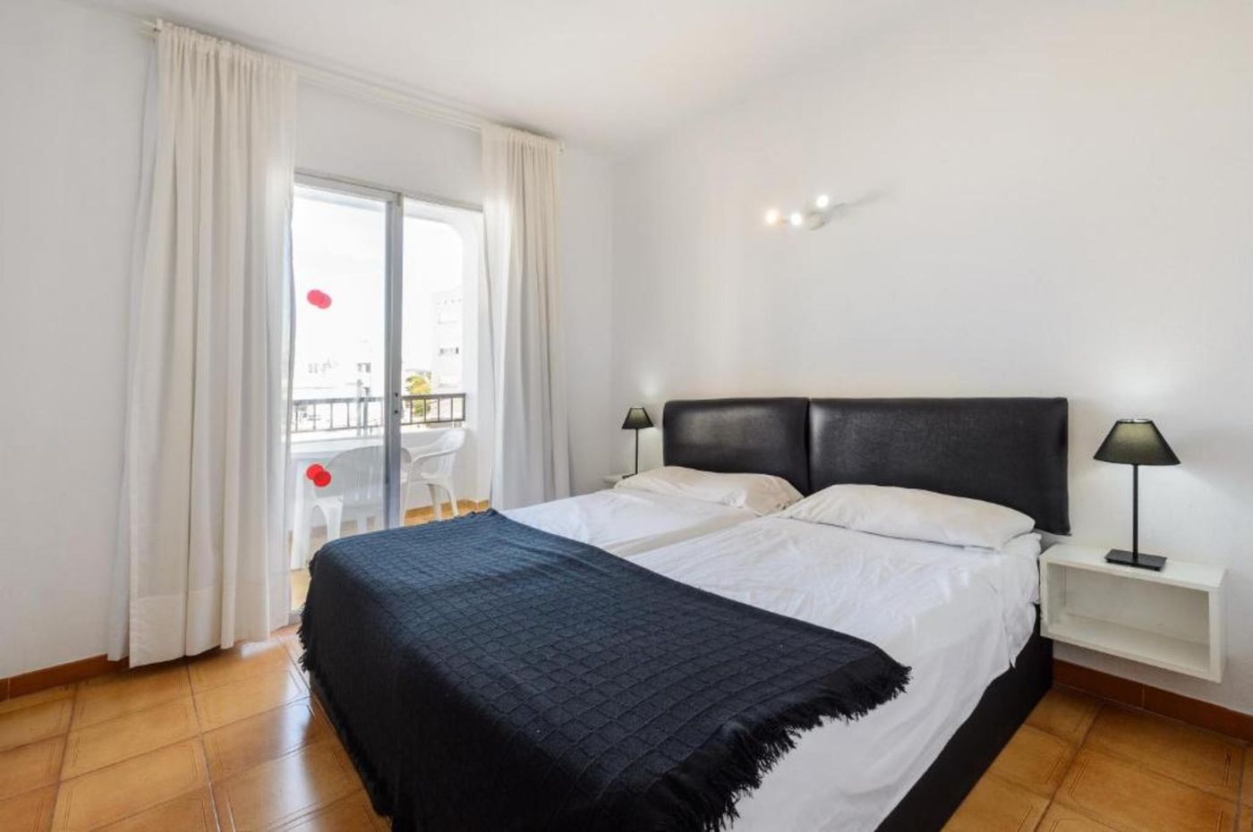 Apartamentos-San-Antonio-Beach-Room-23