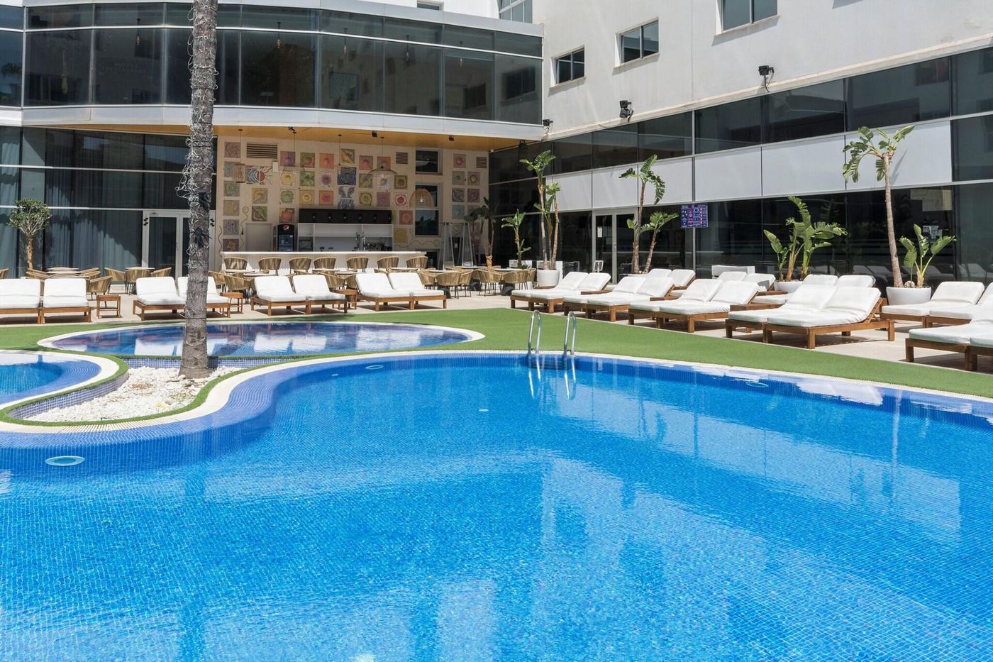 Gandia-Palace-Hotel-Pool-3