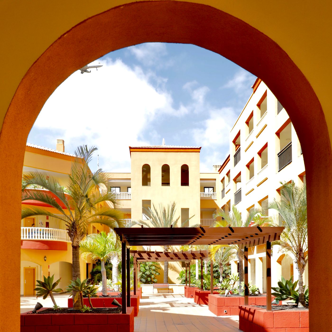 Grand-Muthu-Golf-Plaza-Hotel---Spa-General-view-7