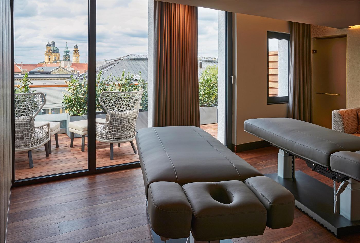 Hotel-Vier-Jahreszeiten-Kempinski-Munich-Sports-and-Entertainment-4