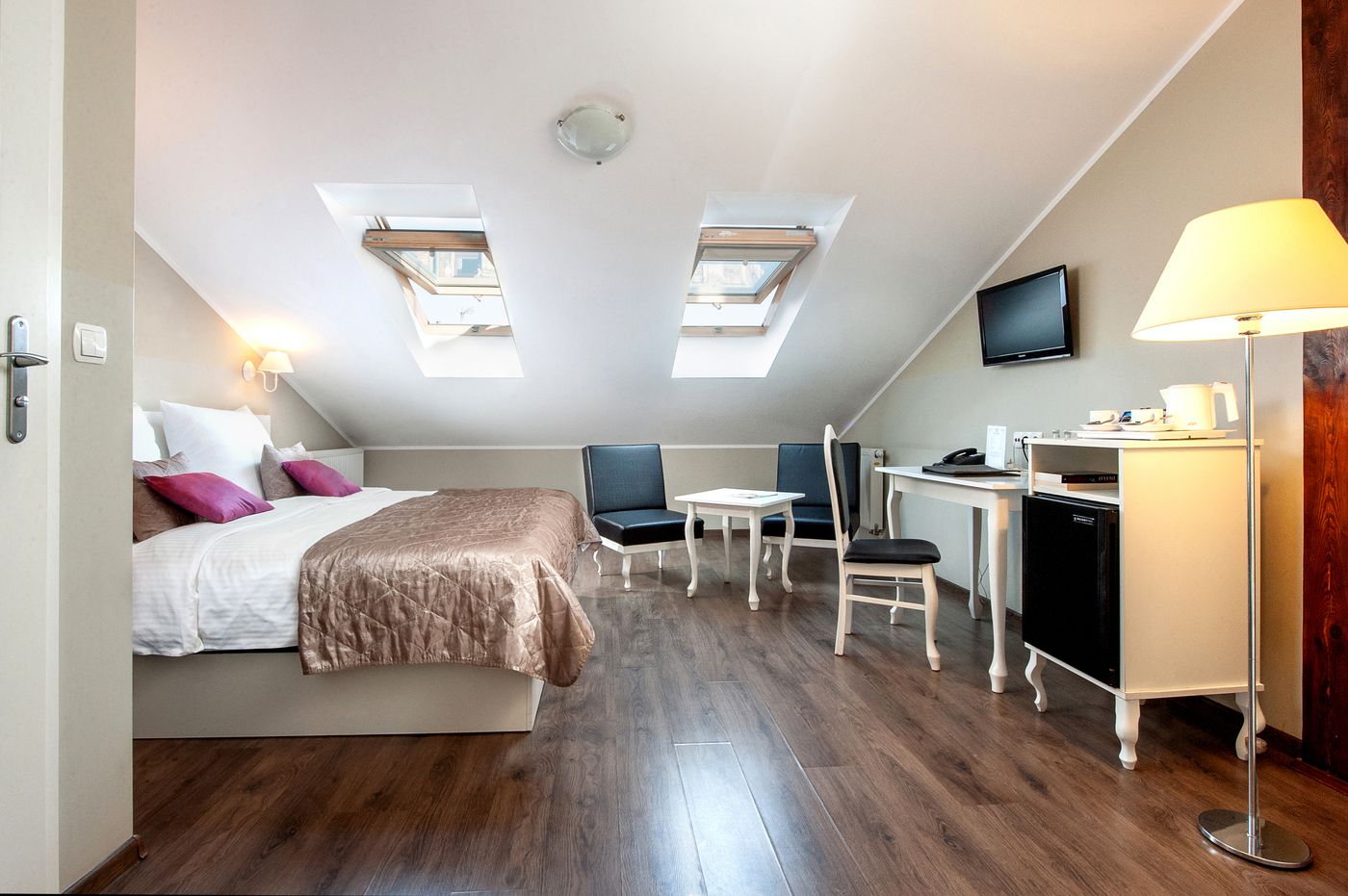 Leone-Aparthotel-Room-13