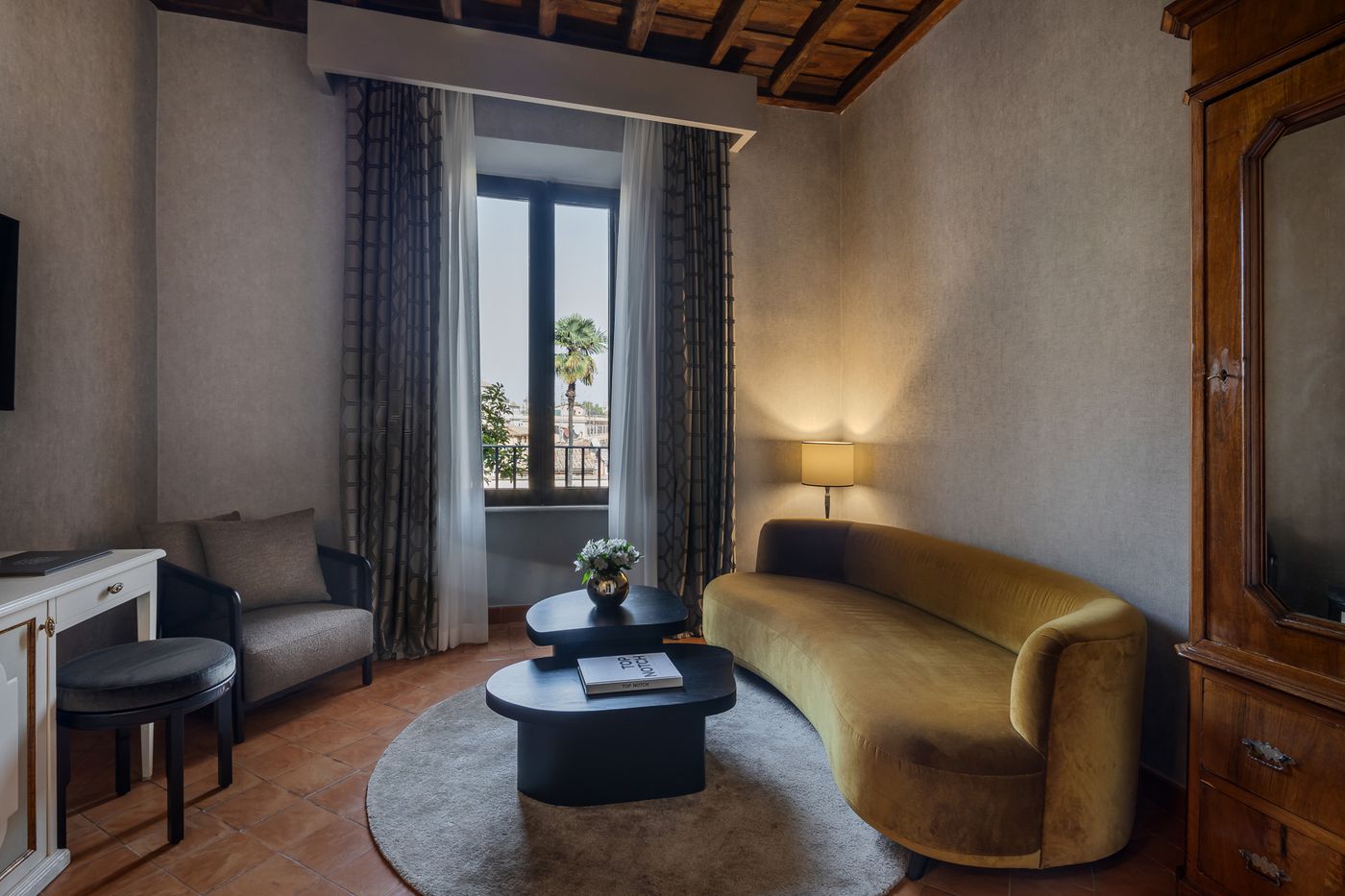 Donna-Camilla-Savelli-Room-27