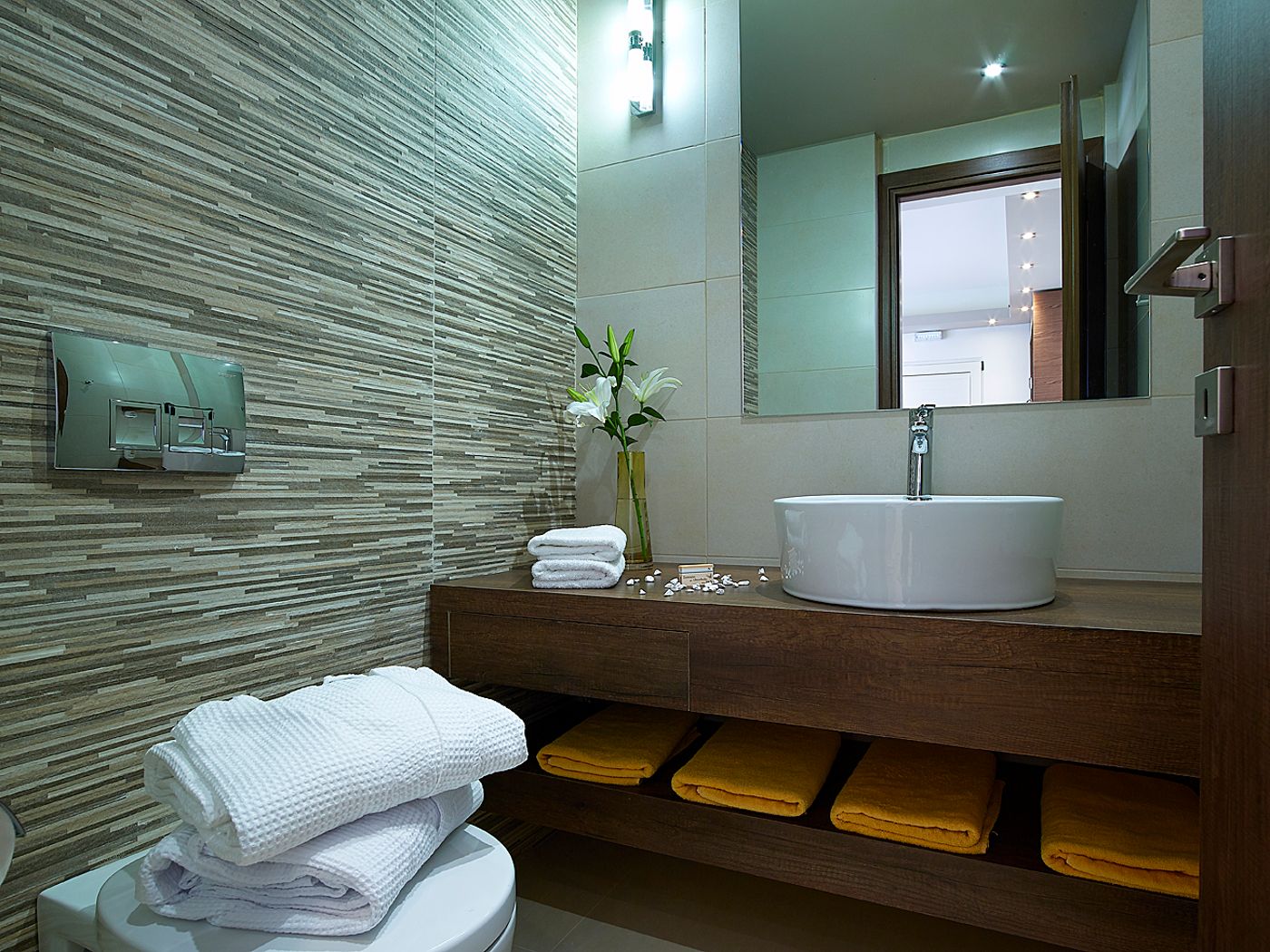 Elotis-Suites-Room-47