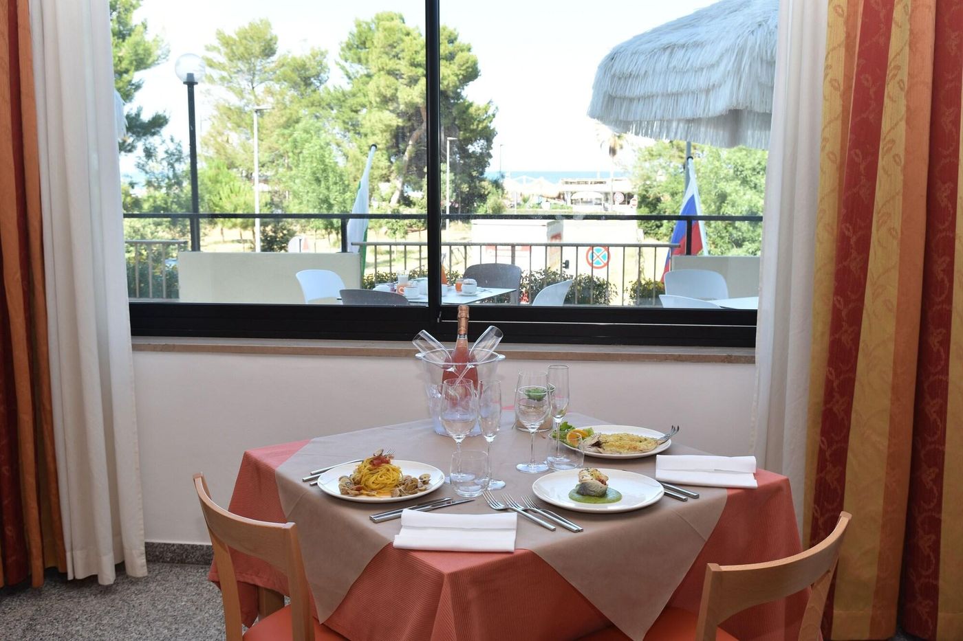 Excelsior-Restaurant-30