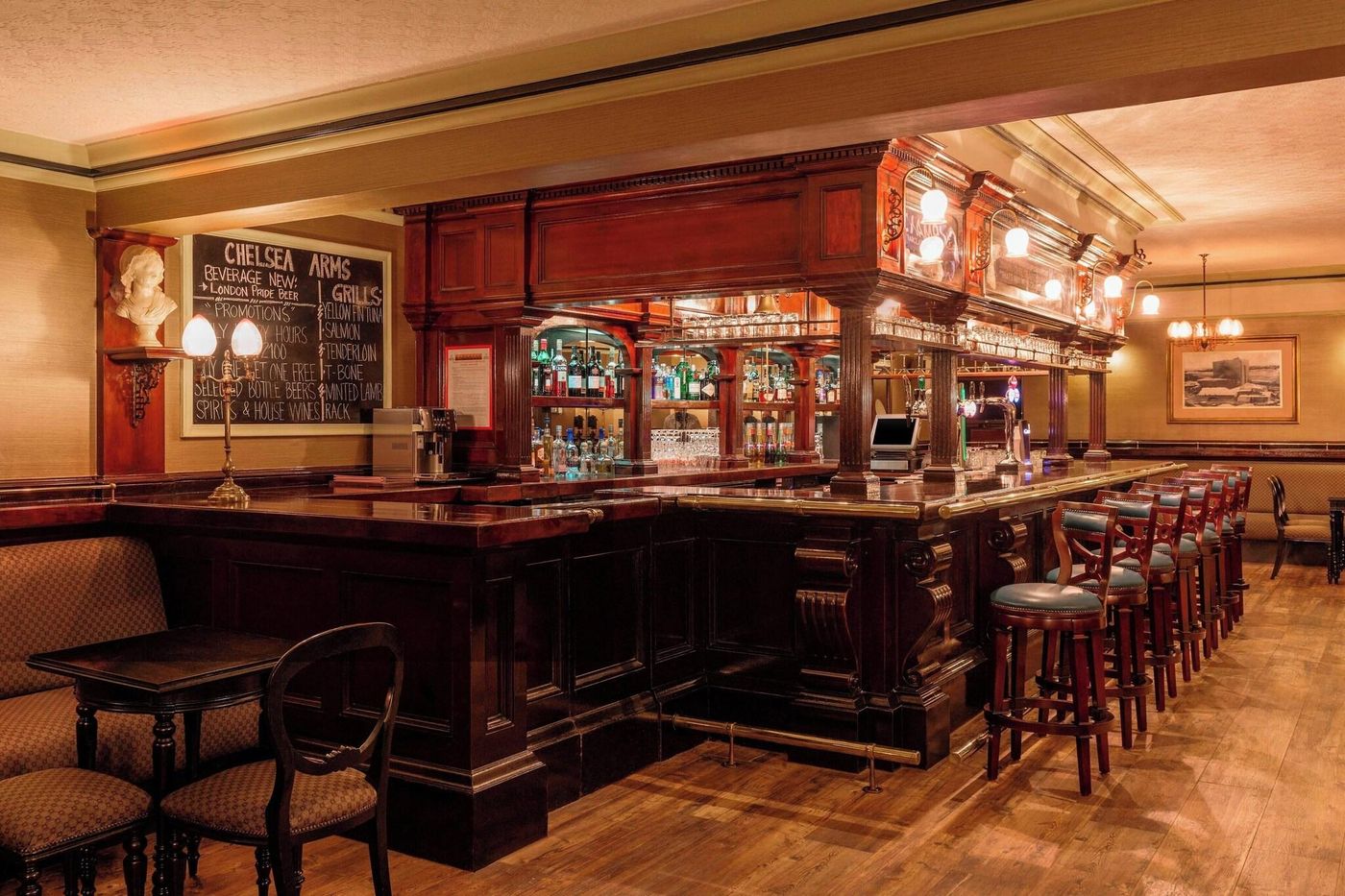 Sheraton-Dubai-Creek-Hotel-and-Towers-Restaurant-57