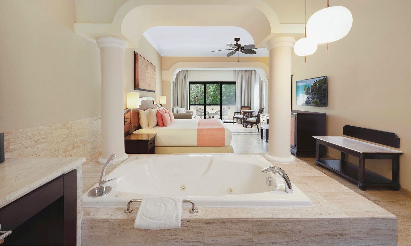 Grand-Palladium-White-Sand-Resort---Spa-All-Incl--Room-31