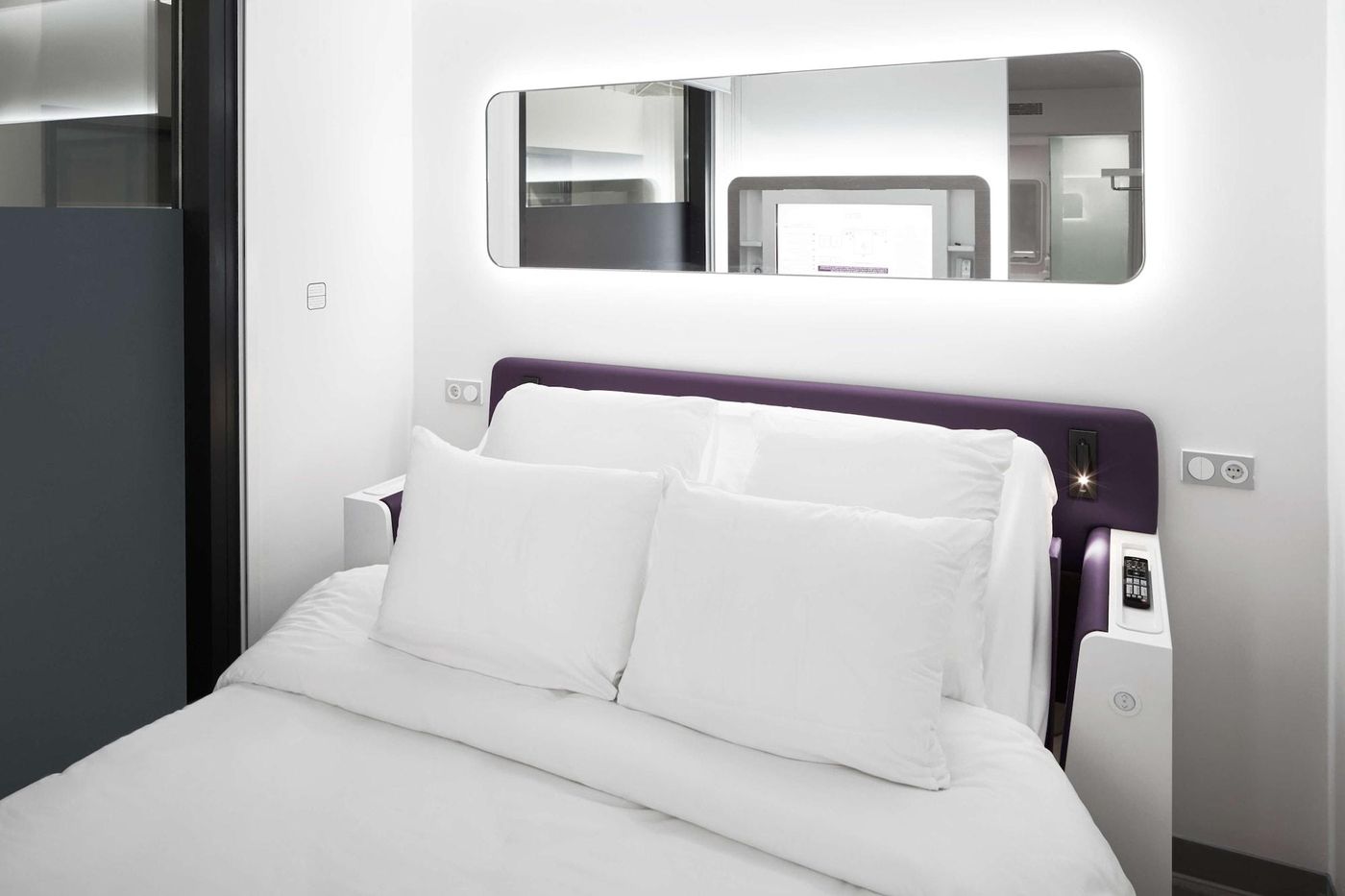 Yotelair-Istanbul-Airport-Airside--Duty-Free-Room-29