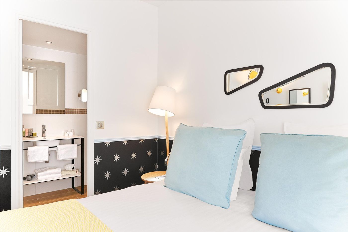 Augustin-Astotel-Room-35