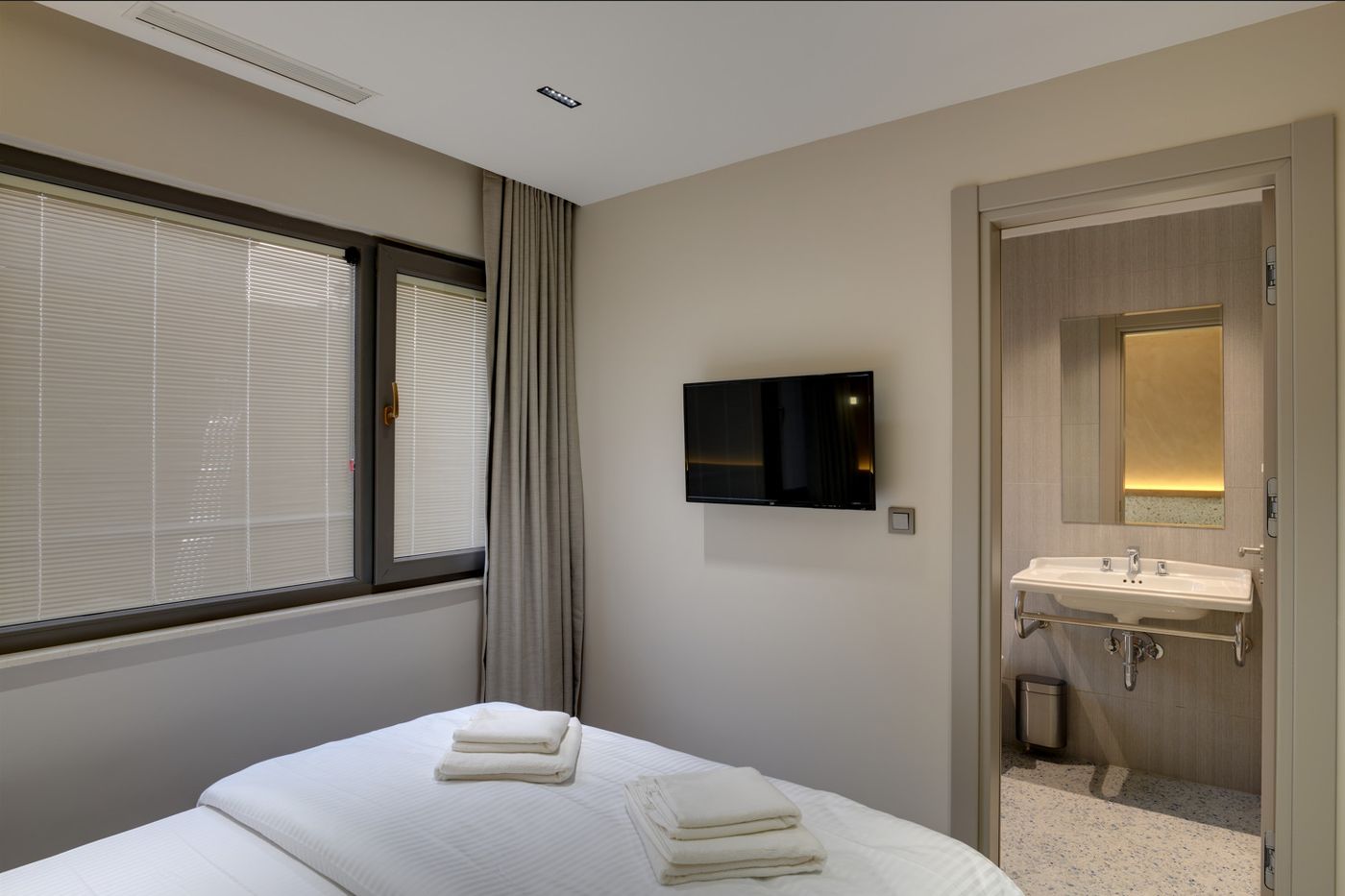 21 Rooms Hotel-Turkey-Istanbul-Room-7