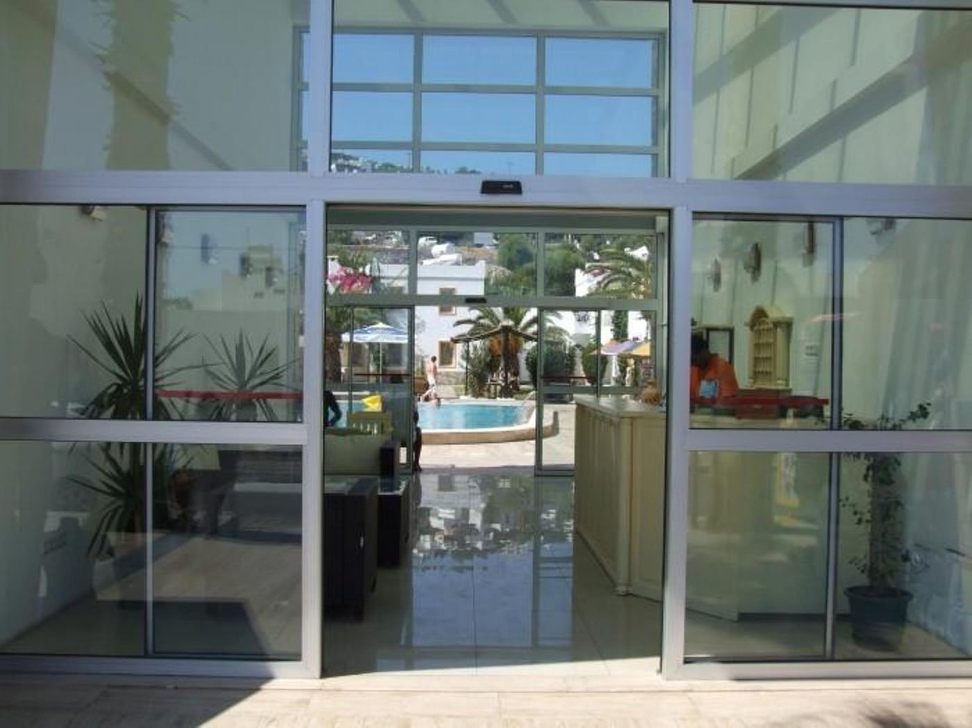 Paradise-Apart-Hotel-Lobby-25