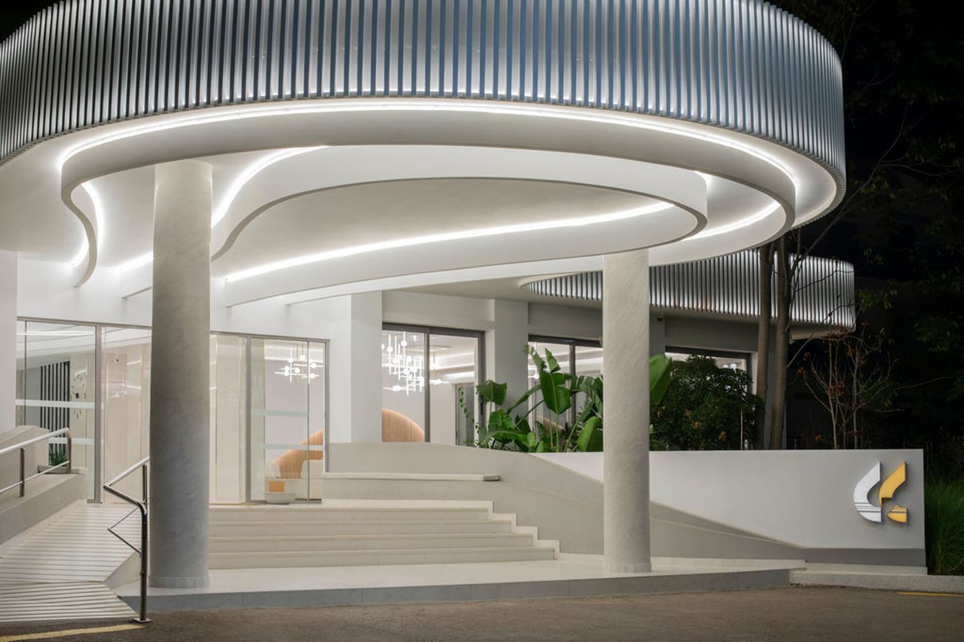 Golden-Coast-Hotel-and-Bungalows-General-view-5