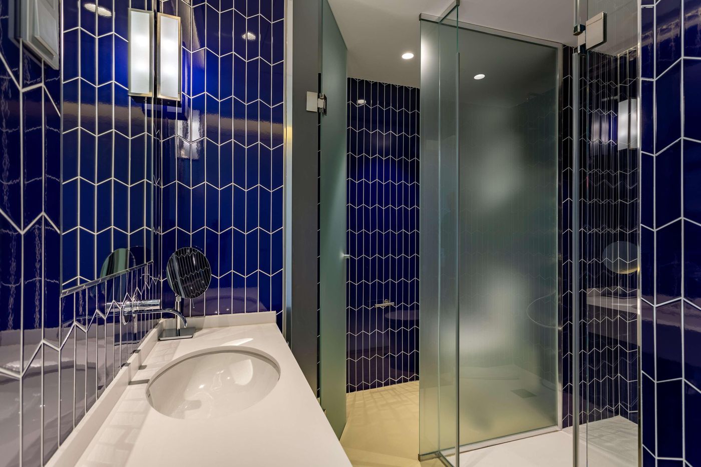 Room-Mate-Macarena-Room-52