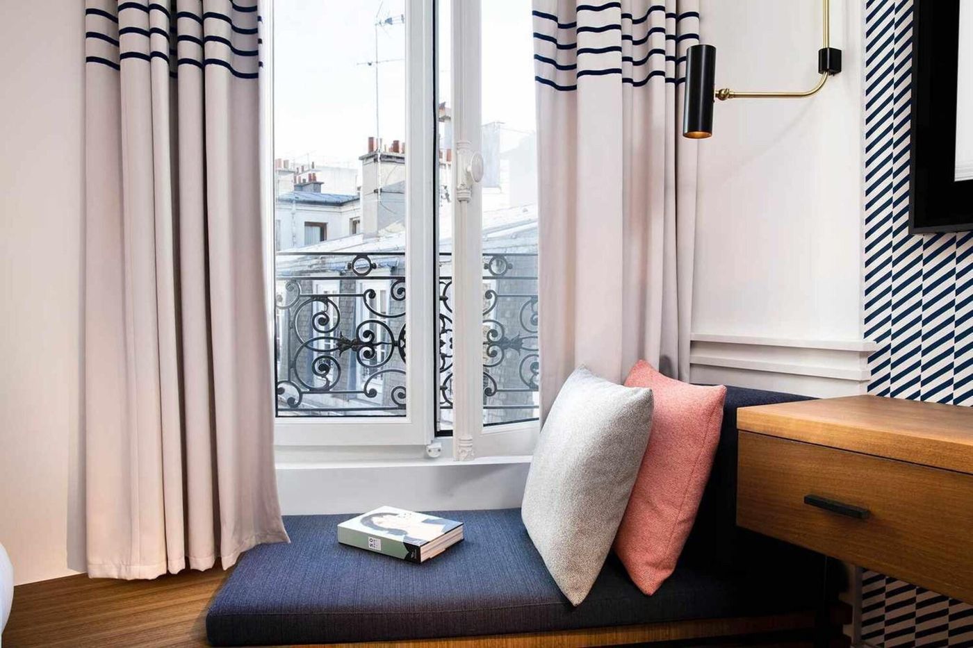 Maison-Elle-Paris-Room-2