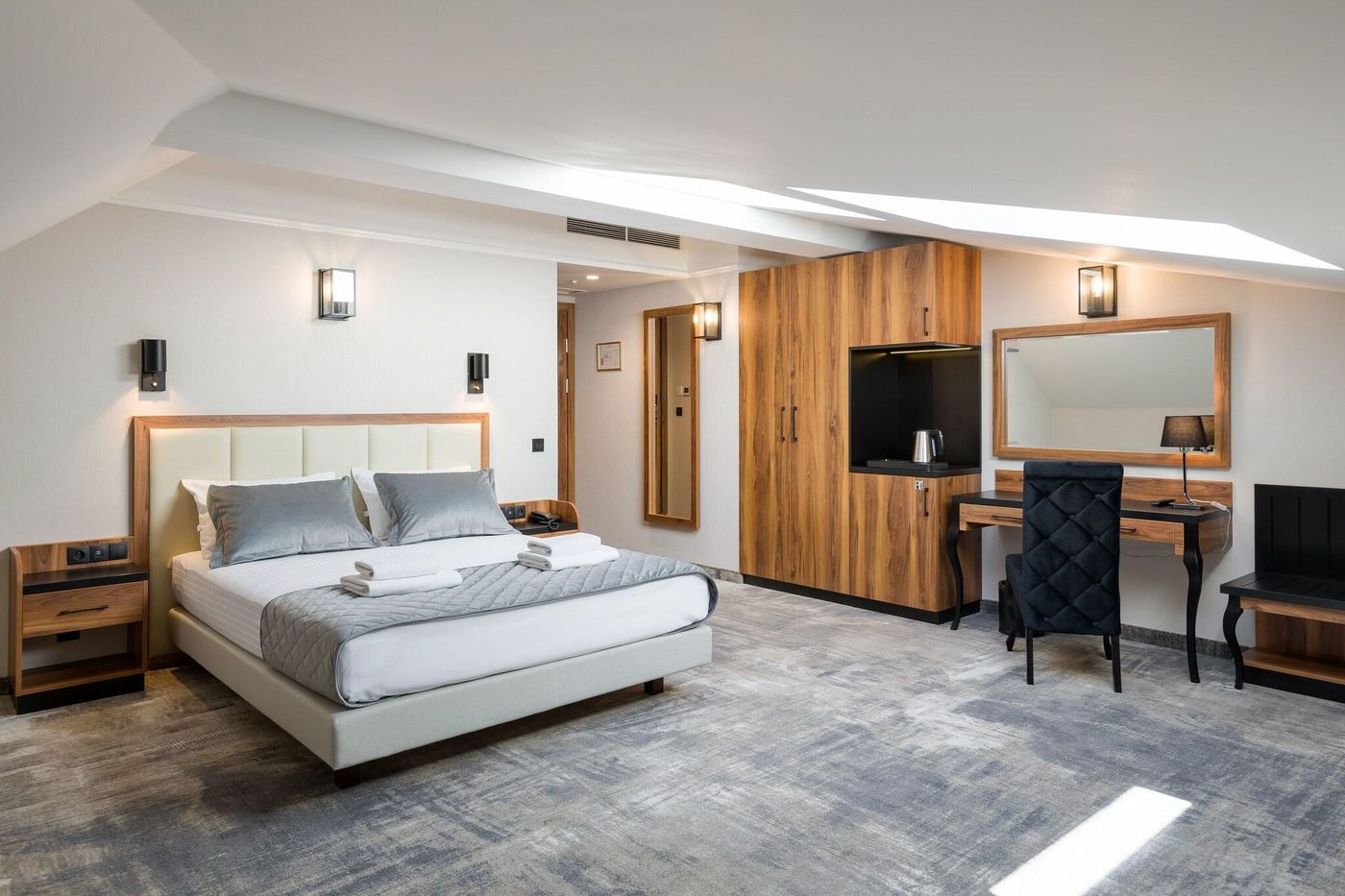 Sky-Hotel-Krakow-Room-6