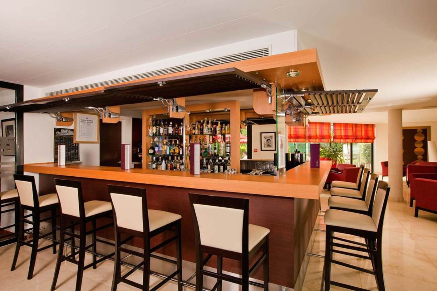 Residhome-Val-d-Europe-Bar-10