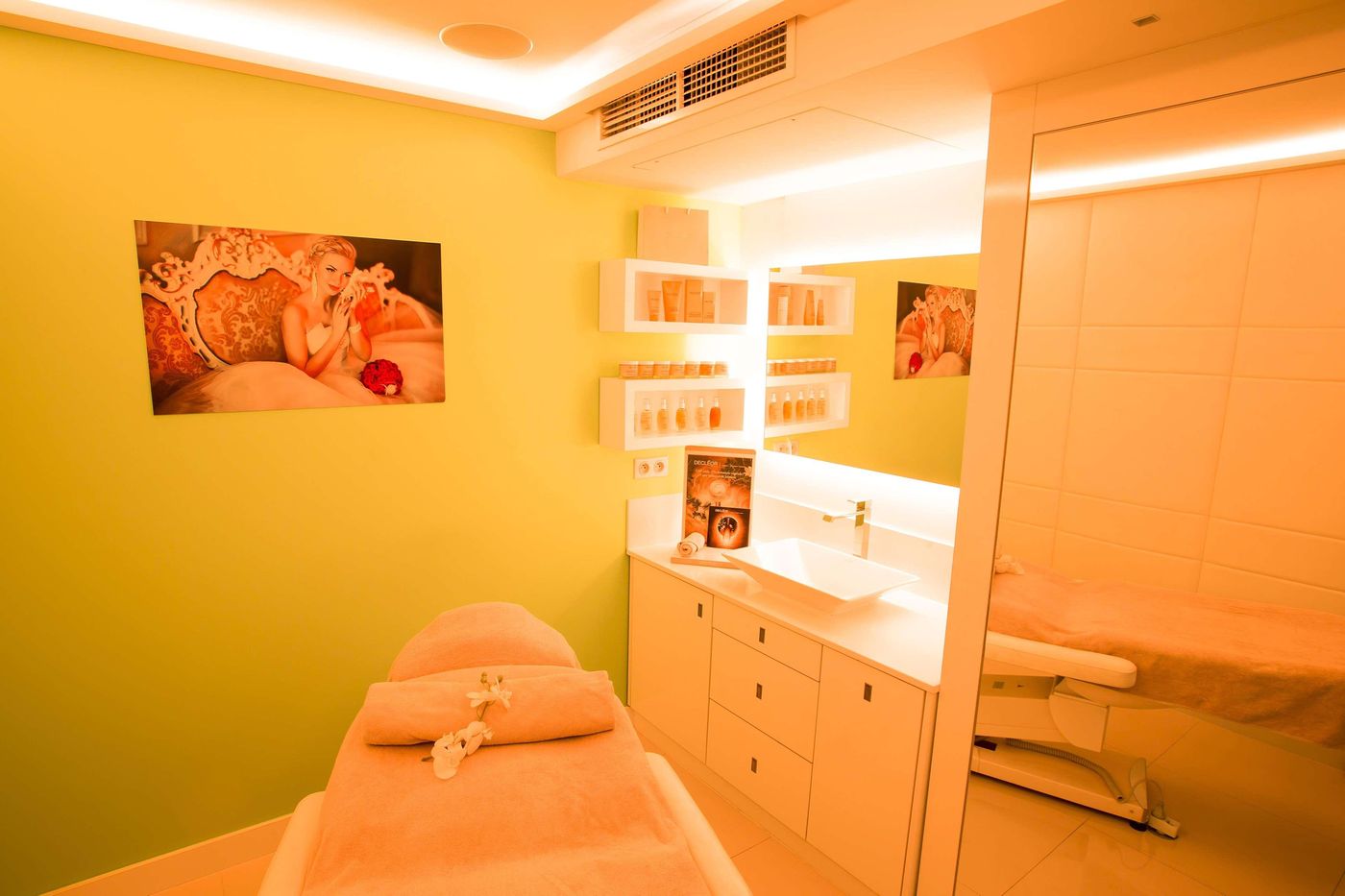 Best-Western-Plus-Cannes-Riviera---Spa-Sports-and-Entertainment-39