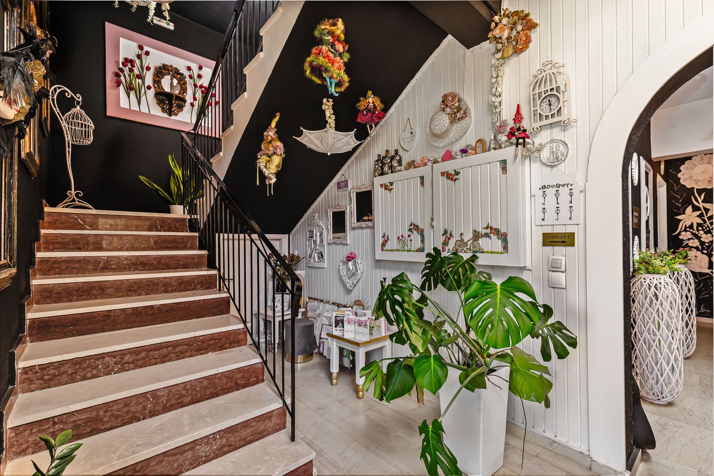 V-A--Boutique-Apartments-and-Suites-Lobby-48