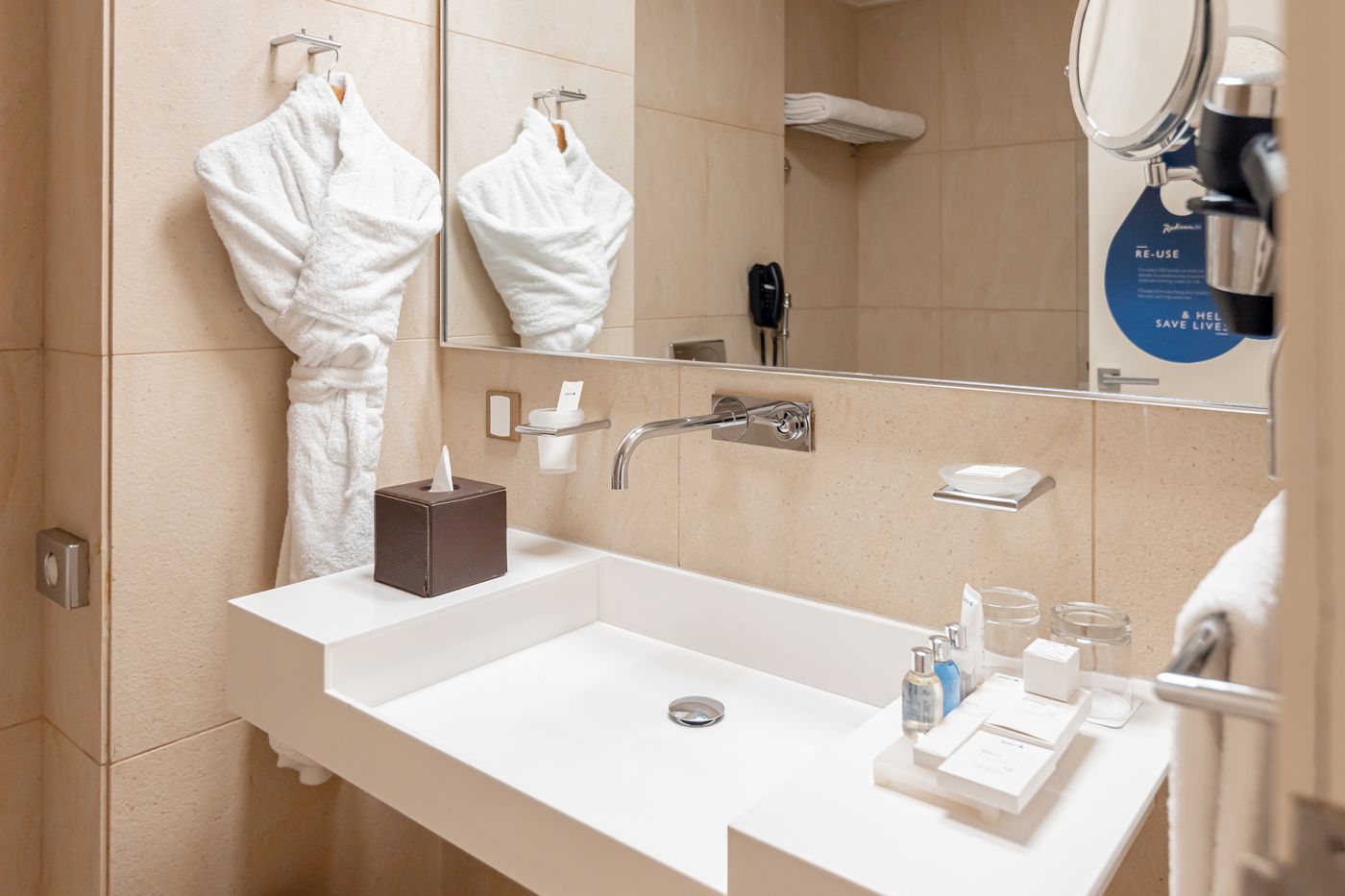 Radisson-Blu-Residence-Dubai-Marina-Room-35