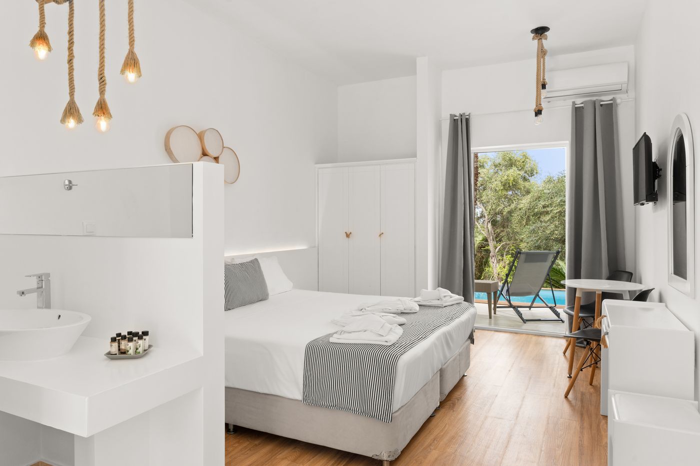 Mr---Mrs-White-Corfu-Room-23