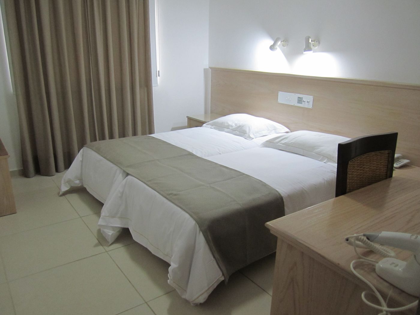 Senator-Hotel-Apartments-Room-39