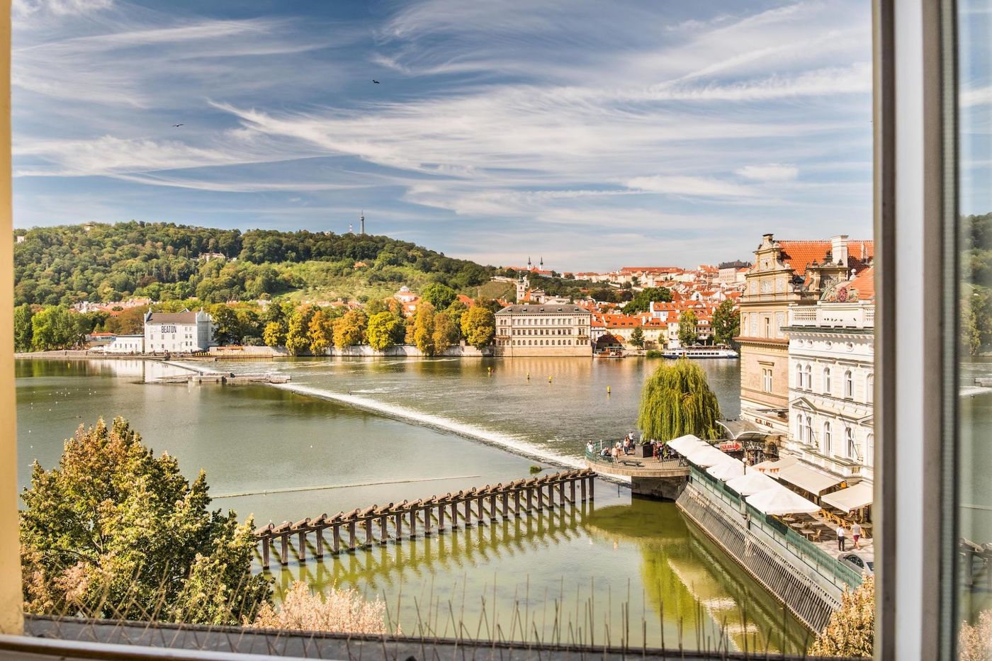 Charles-Bridge-Palace-Room-1
