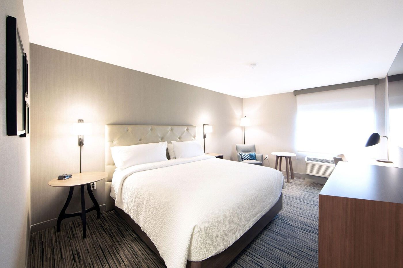 Four Points By Sheraton Downtown Seattle Center-United States-Seattle-Room-8